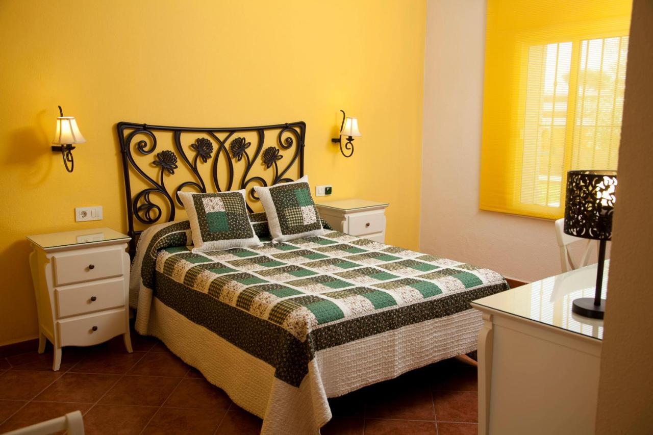 Hostal Los Pinos Саора Экстерьер фото