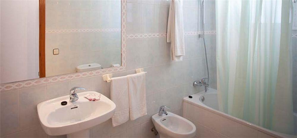 Hostal Los Pinos Саора Экстерьер фото