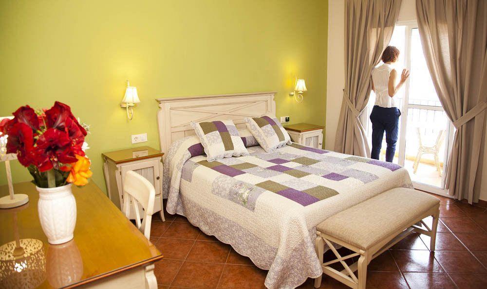 Hostal Los Pinos Саора Экстерьер фото