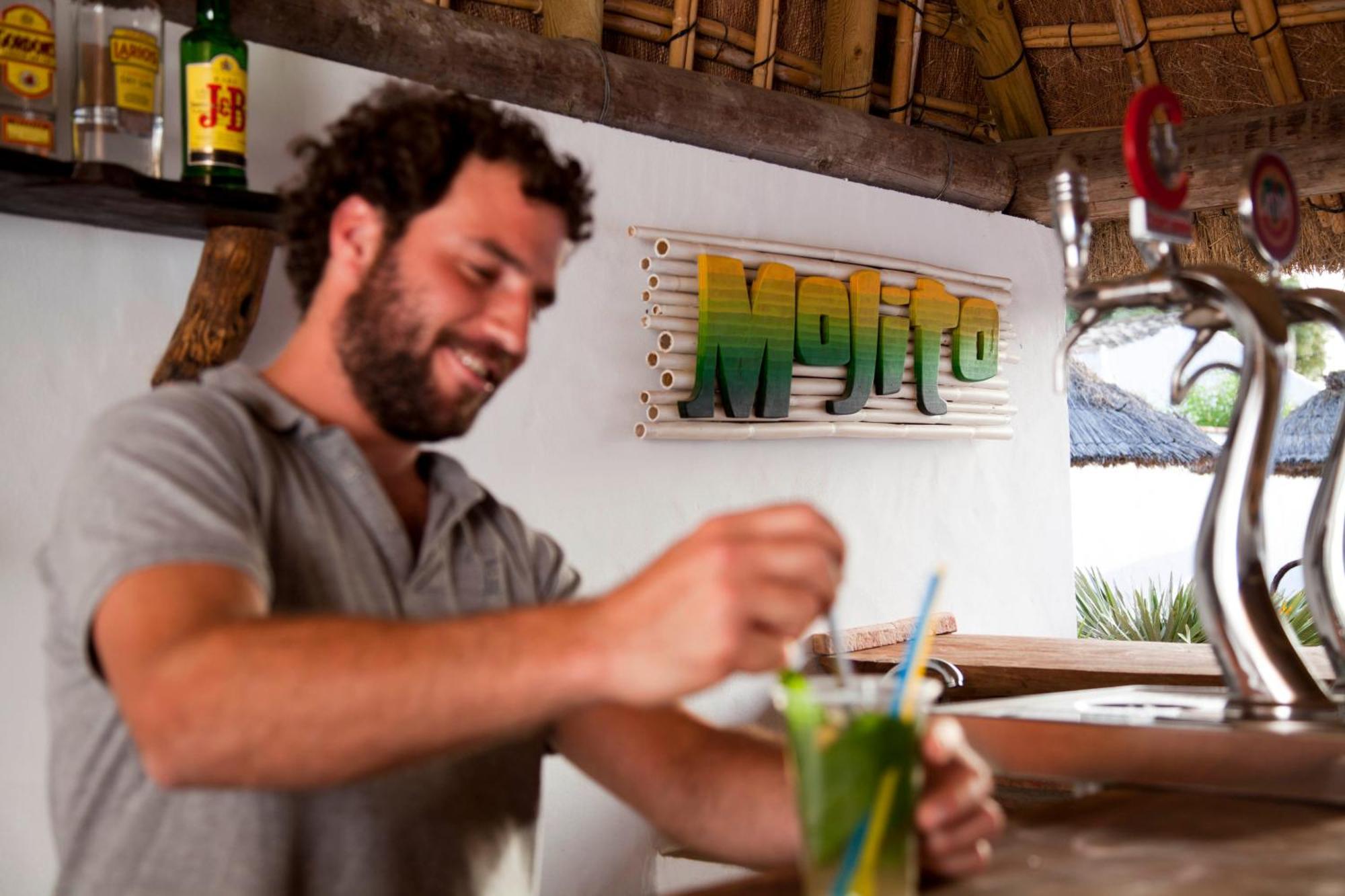 Hostal Los Pinos Саора Экстерьер фото