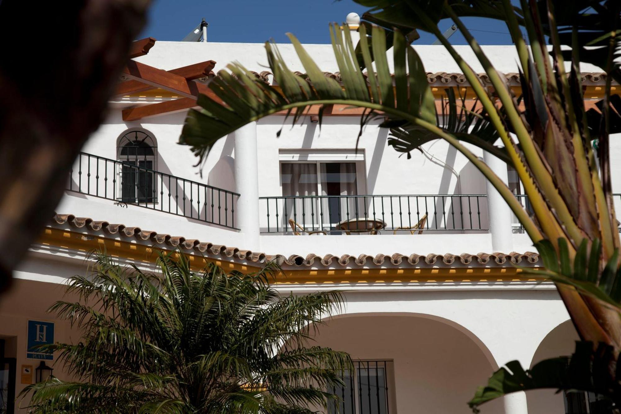 Hostal Los Pinos Саора Экстерьер фото