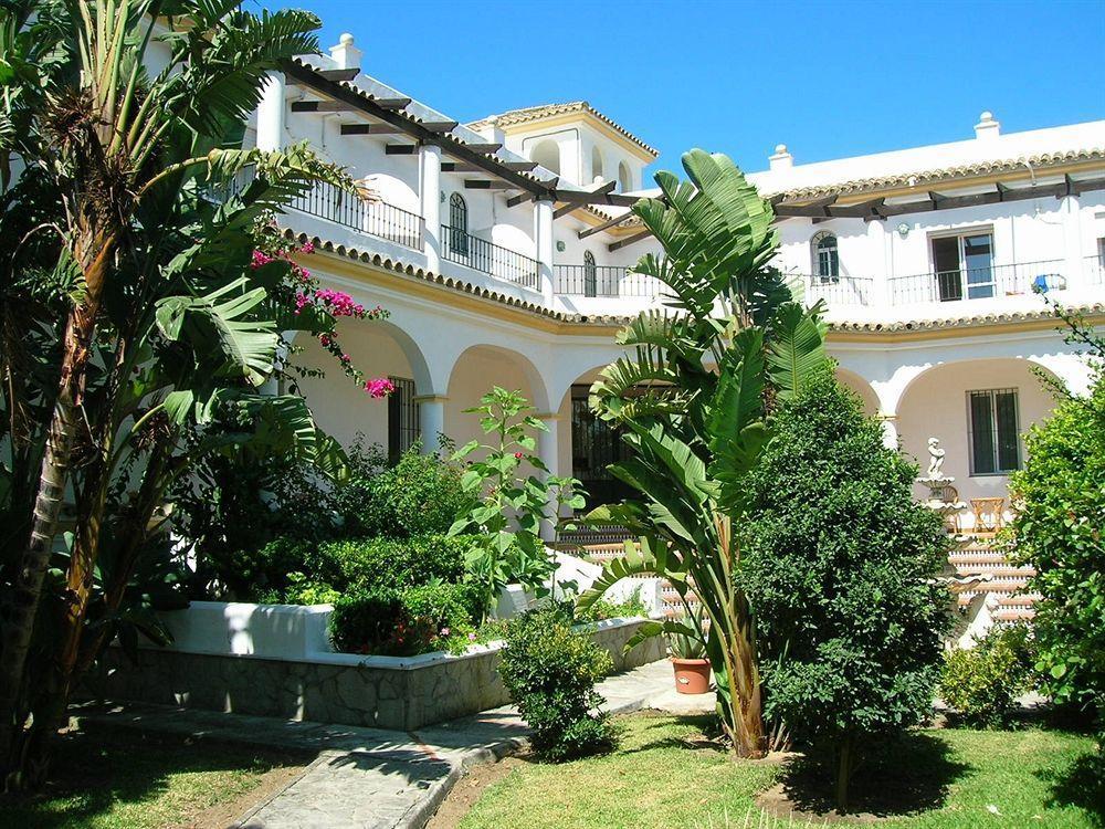 Hostal Los Pinos Саора Экстерьер фото