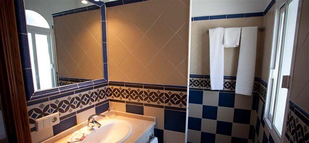 Hostal Los Pinos Саора Экстерьер фото